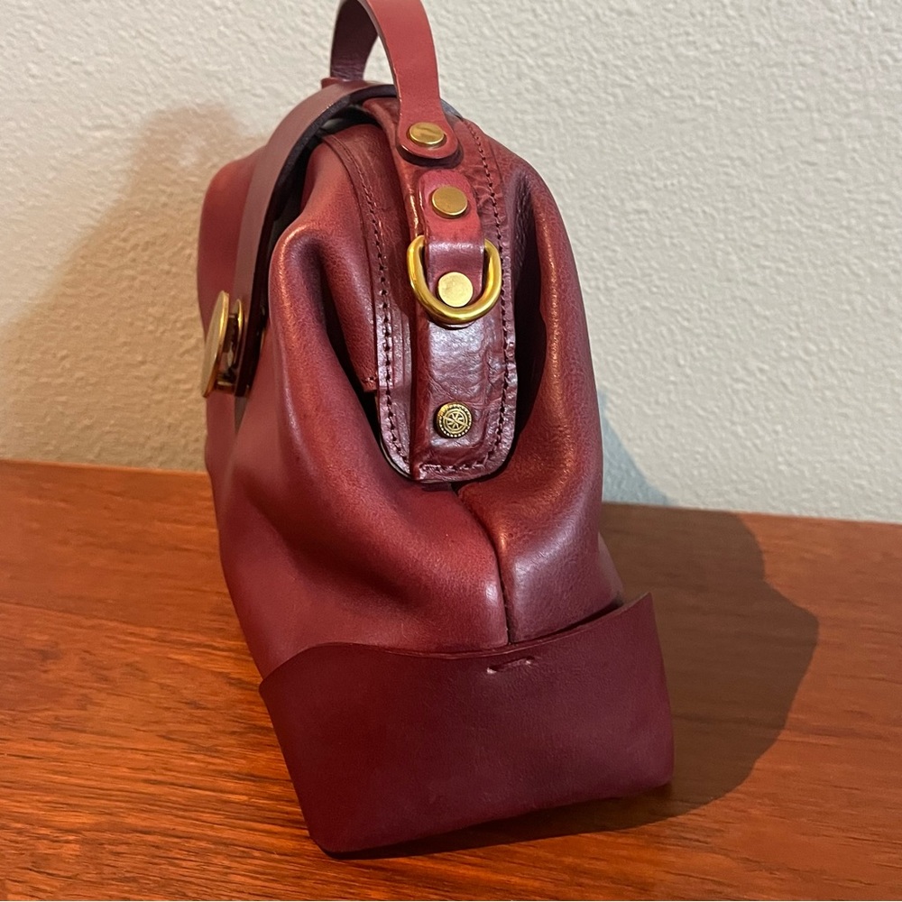 Old Trend “Modern Vintage” Leather Crossbody Mini Doctor Bag - Handmade - Picture 5 of 16